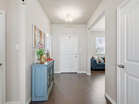 4th image of 123 Croft Ct