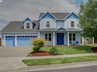 1025 Hayes St, Mount Angel, OR 97362