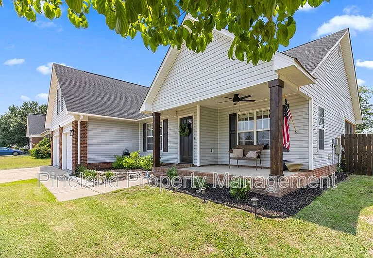 133 Haywood Dr — Photo 4
