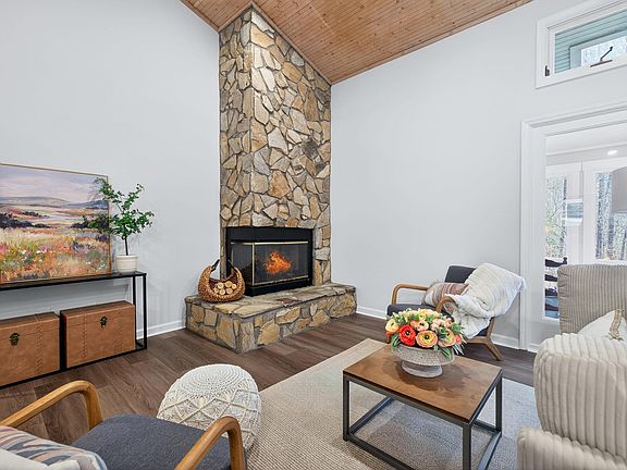 3rd image of 3304 Abney Pl