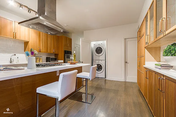 Rented by Dixon Advisory USA Inc. | media 16