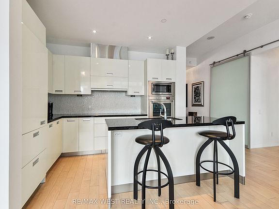 5th image of 88 Park Lawn Rd #2906