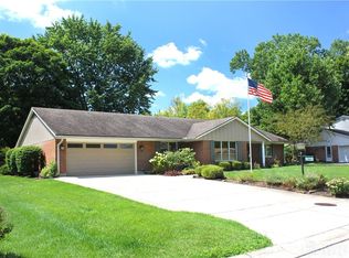 1360 Carrilon Woods Dr, Dayton, OH 45458