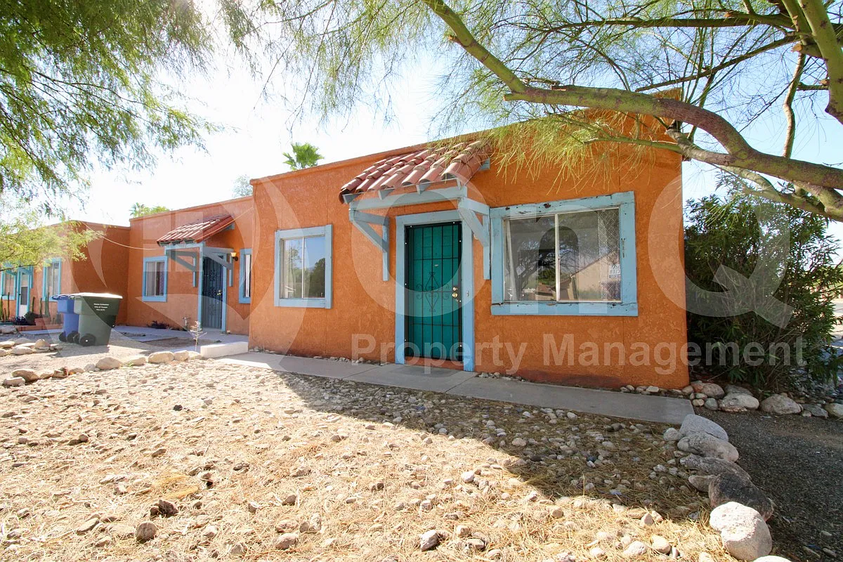 2 bed, 1.0 bath, 750 sqft, $999 — Photo 2