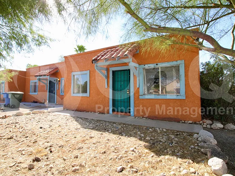 4402 E Pima St — Photo 2