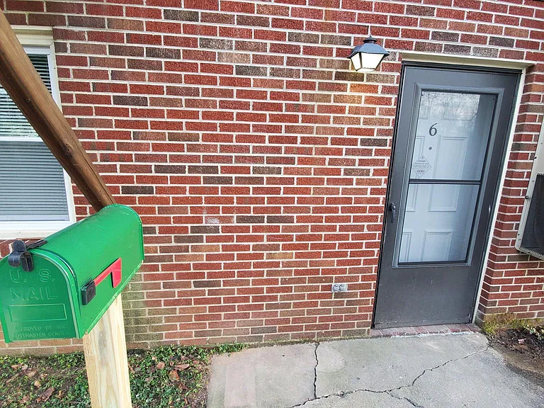 1352 Warpath Dr #6 — Photo 12