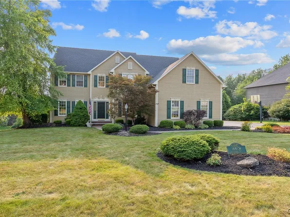 8429 Prestwick Dr, Manlius, NY 13104