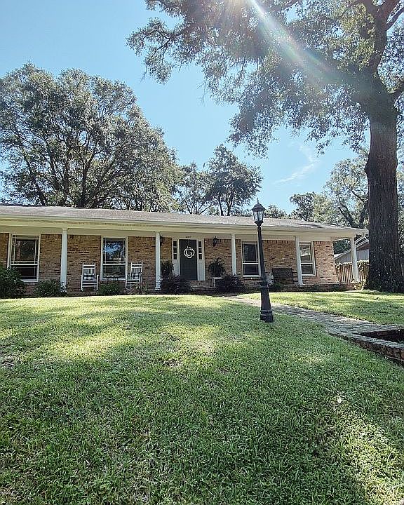 2nd image of 2317 Highpoint Dr E