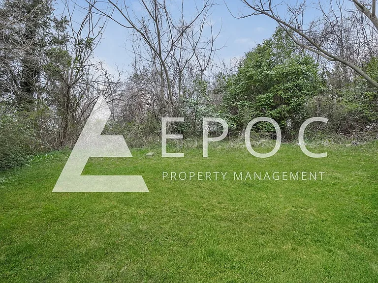 638 Wesley Dr — Photo 14