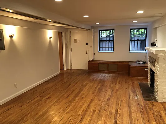 Rented by GreenVill Real Estate LLC | media 29