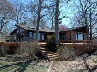 18253 Hiawatha Ct, Hudson, IL