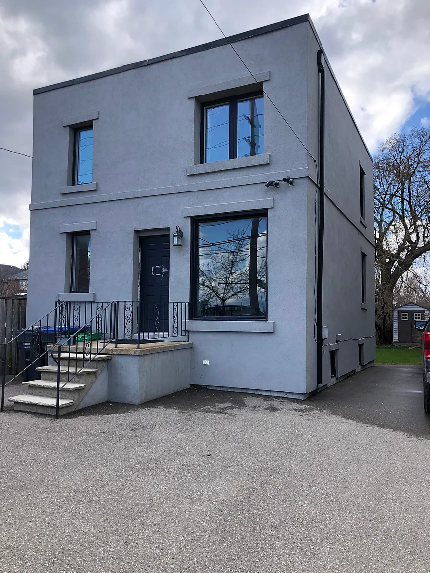 899 Lakeshore Rd E #2 photo 1