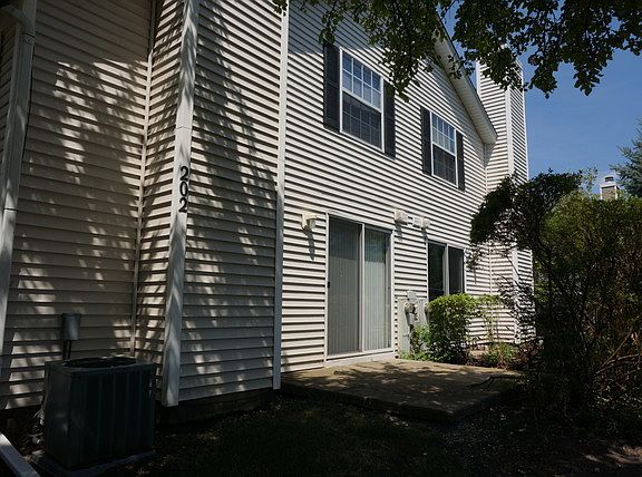 2nd image of 202 Acorn Dr