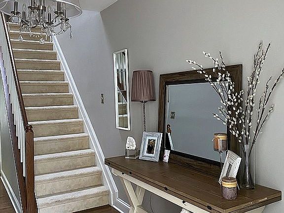 4th image of 295 Prairie Ct