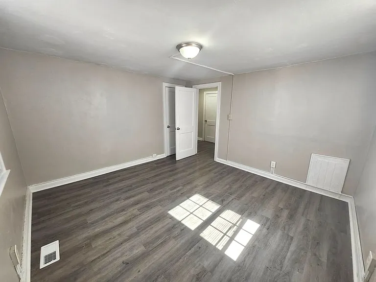 5 Burbank Dr SW #B — Photo 8