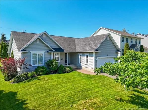 29 Poets Ln, Fredericton, NB E3B 9P8