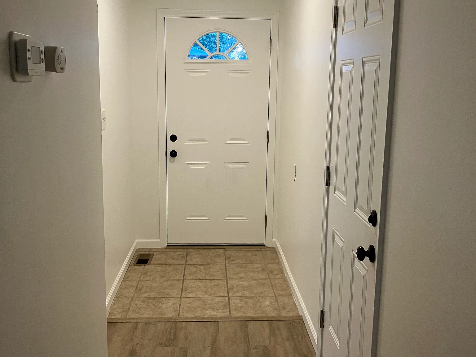 2 bed, 1090 sqft, $1,450 — Photo 4
