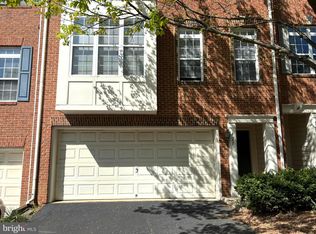 427 Clayton Ln, Alexandria, VA 22304
