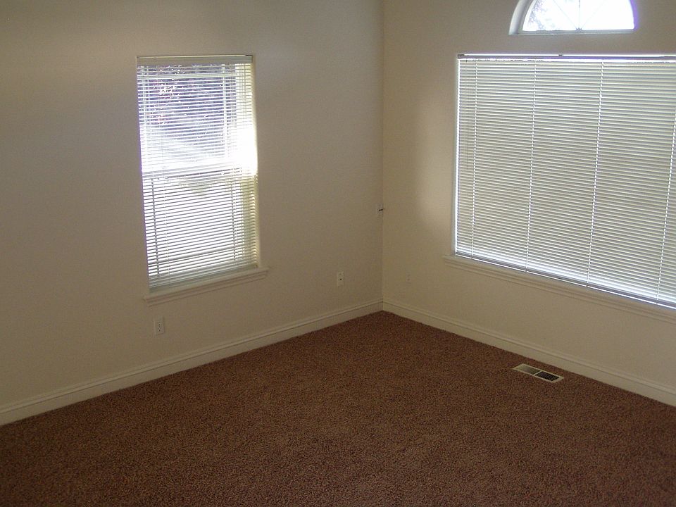 1st image of 1402 W Fremont Ave #B
