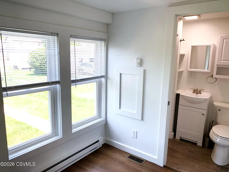 1004 W Market St — Photo 9