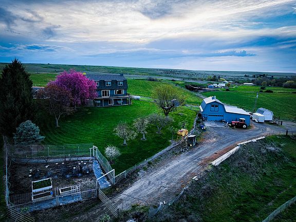 5th image of 44743 McKay Creek Rd