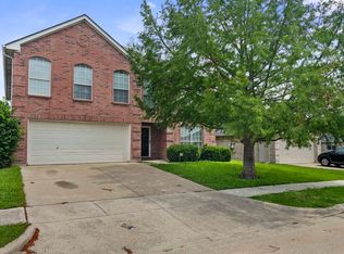 303 Quail Meadows Ln, Arlington, TX 76002