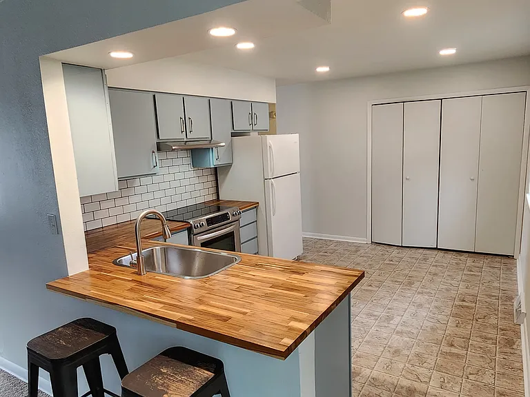 401 N Roosevelt Ave — Photo 6