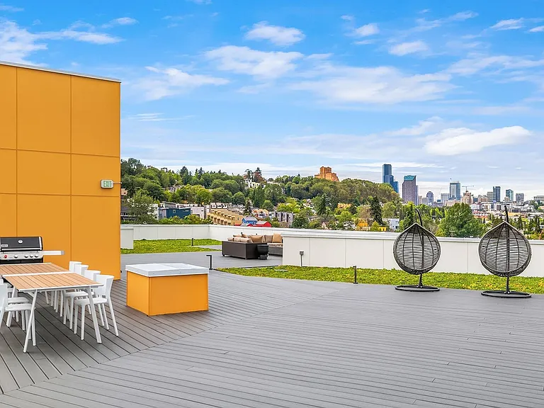 Rooftop Lounge 2
