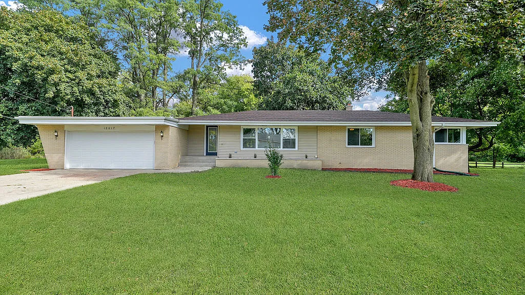 18017 Ridgeland Ave photo 1