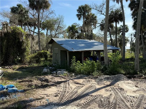 1129 Martin Blvd, Moore Haven, FL 33471