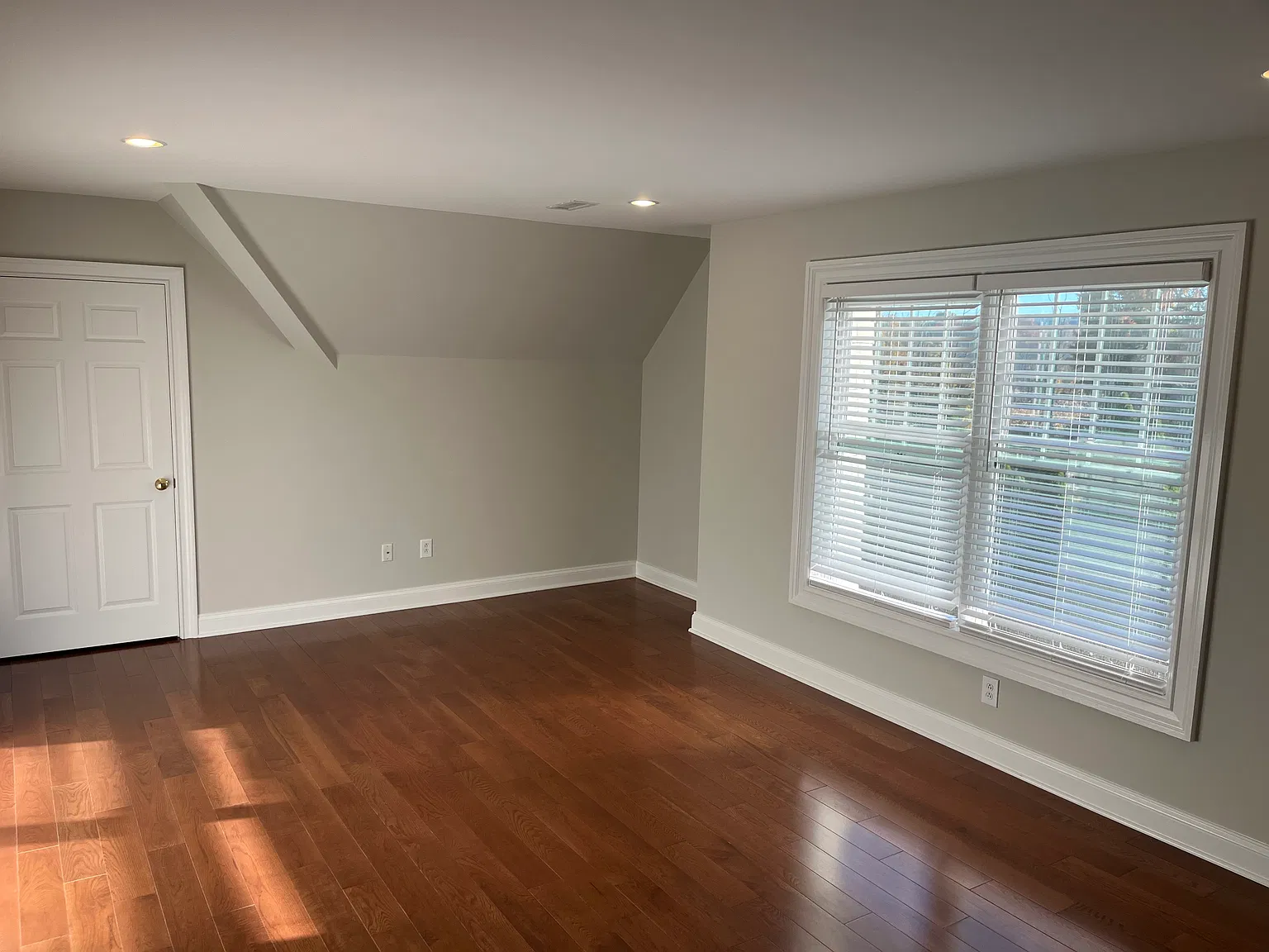 1 bed, 1300 sqft, $2,700 — Photo 3