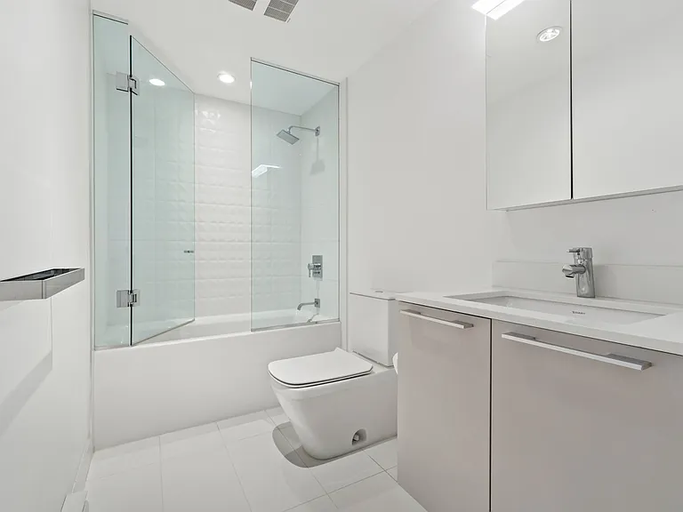 2221 E 30th Ave #3XX — Photo 7