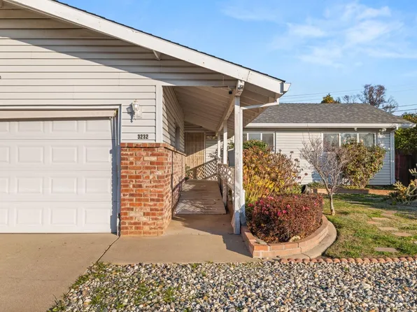 3232 Rosemont Dr, Sacramento, CA 95826