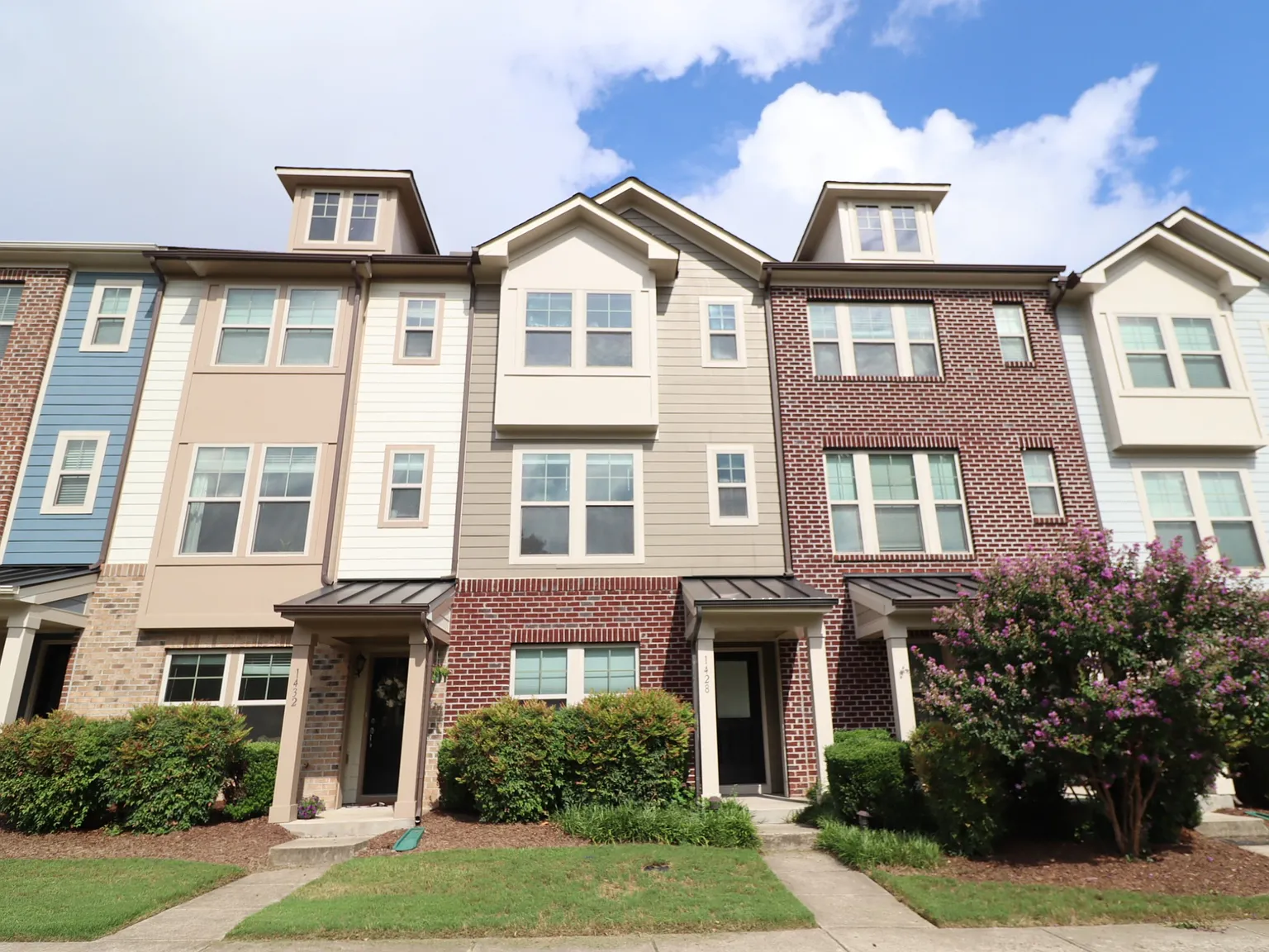 Spacious Apex Townhome in Scotts Mill Available Immediately — Photo 1