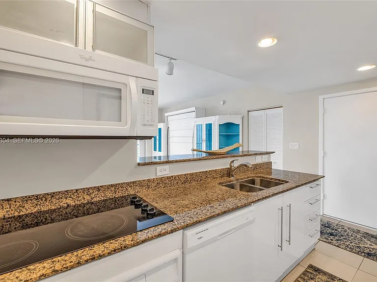 335 Biscayne Blvd #2706 — Photo 10