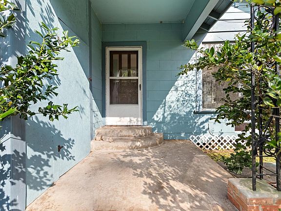 3rd image of 2261 Killian Rd