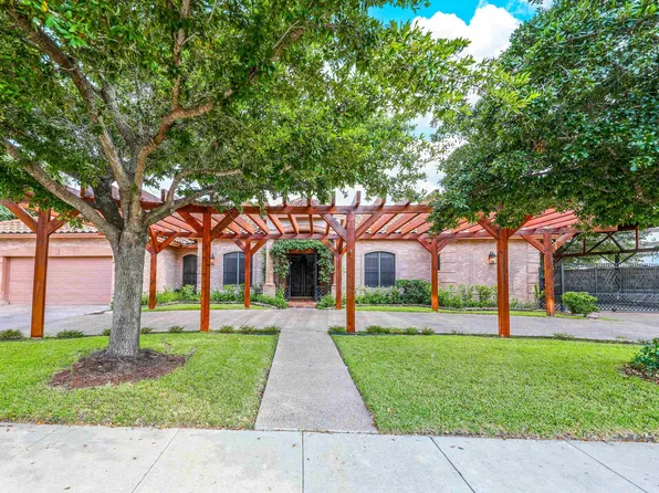 401 Mayfair Dr, Laredo, TX 78045