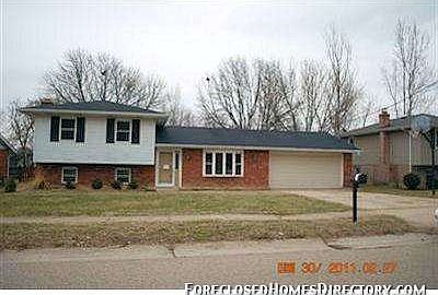1st image of 5869 Lake Circle Dr