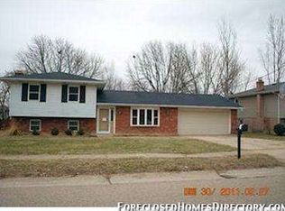 5869 Lake Circle Dr, Fairfield, OH