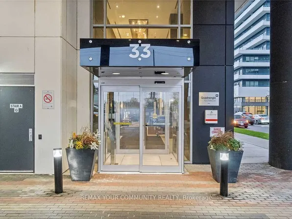 33 Shore Breeze Dr, Toronto, ON