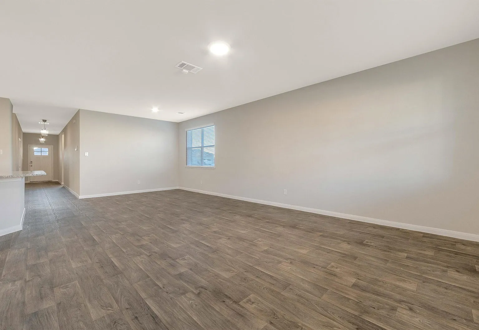 4 bed, 2.0 bath, 1891 sqft, $2,100 — Photo 4