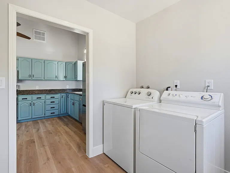 2291 Cottle Ave — Photo 16