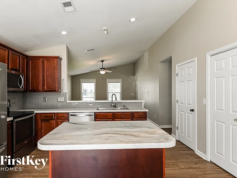 324 Brickhope Ln — Photo 5