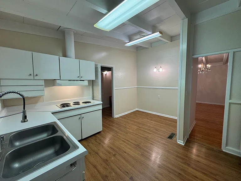 3930 Montclair Rd — Photo 11