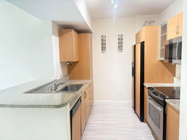 2775 NE 187th Street #325, Miami, FL 33180