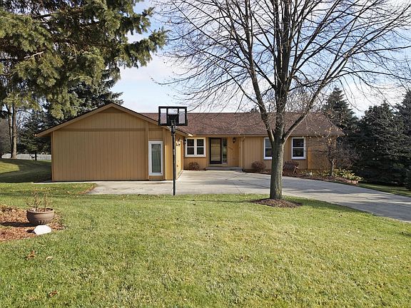 2nd image of 5754 Chestnut Hill Dr