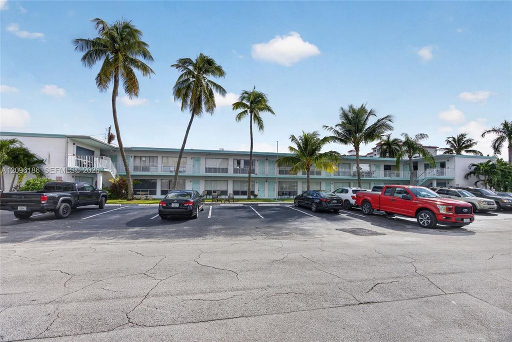 3212 NE 7th Pl APT 12, Pompano Beach