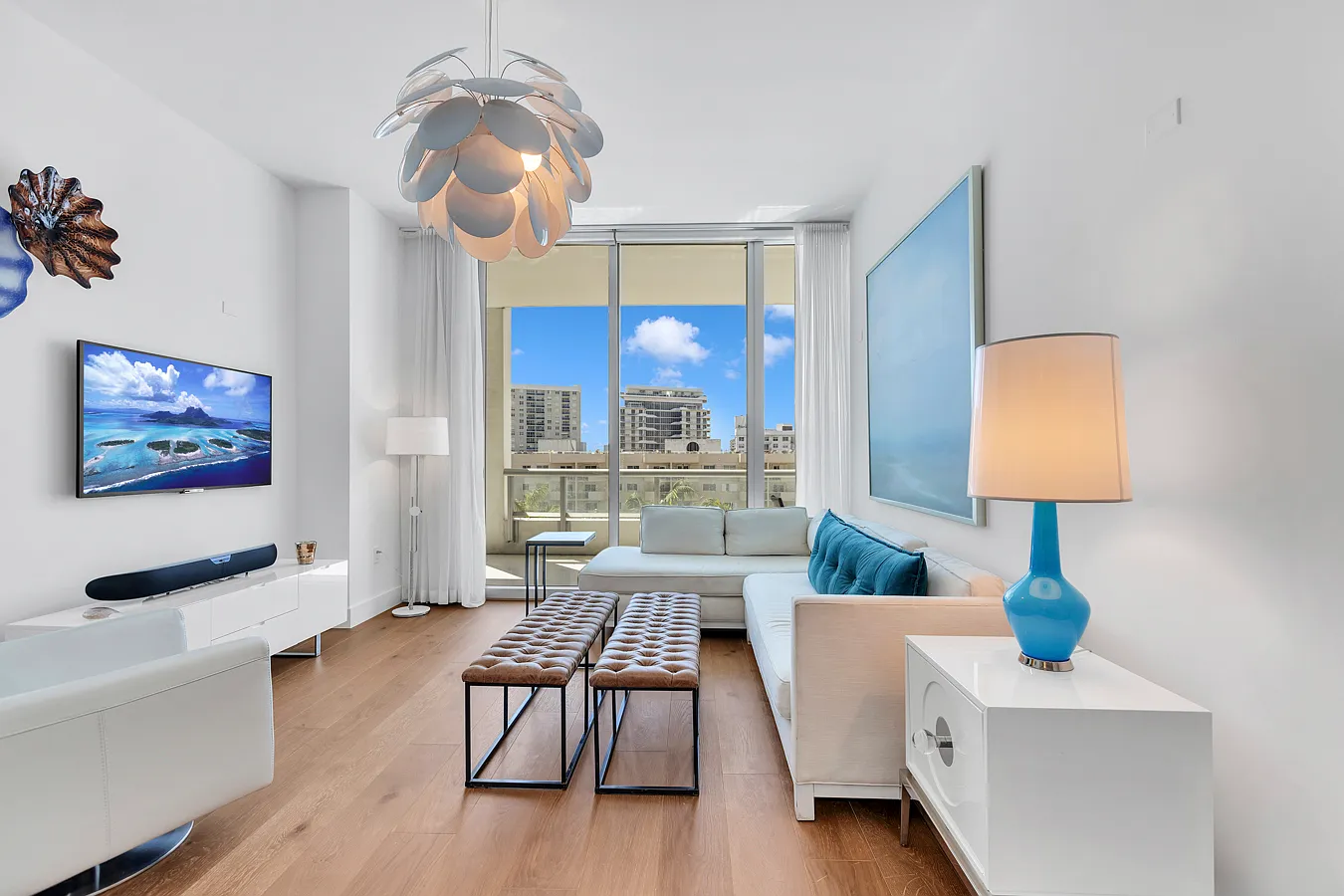 2 bed, 1035 sqft, $6,800 — Photo 2