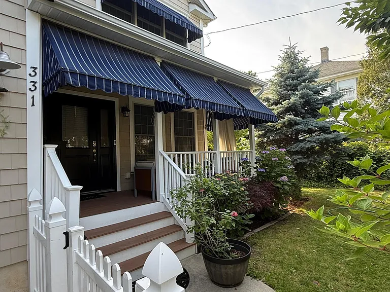 331 Richmond Ave — Photo 39