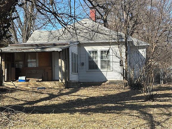 3rd image of 606 Harmon St